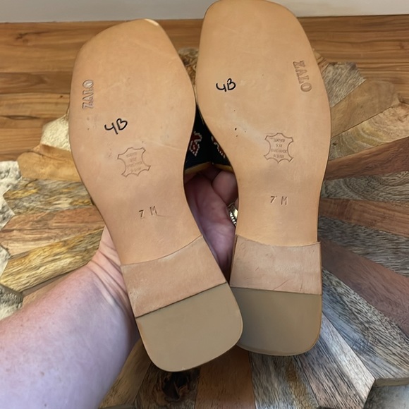 Zalo Needlepoint Anchor leather slide sandals size 7 - Picture 6 of 8